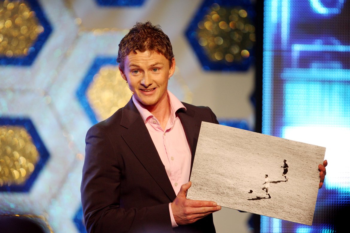 Fotball , 9. november , Fotballgalla 2007 , Ole Gunnar Solskjær med bilde av Kniksen